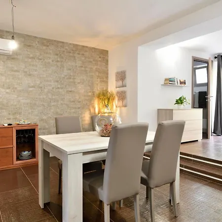 Apartamento Damaria Loceri